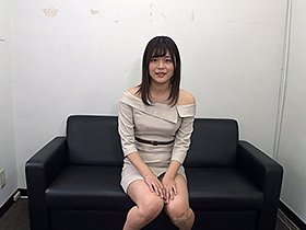 素人娘の全裸図鑑11 今時の女の子13名が恥らいながら脱衣していく様子をじっくり撮影した、変態紳士のためのヘアヌードコレクション　サンプル画像07
